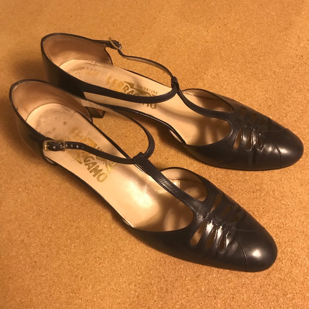 Gorgeous Salvatore Ferragamo black heels